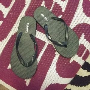 Can be girls or boys sandals